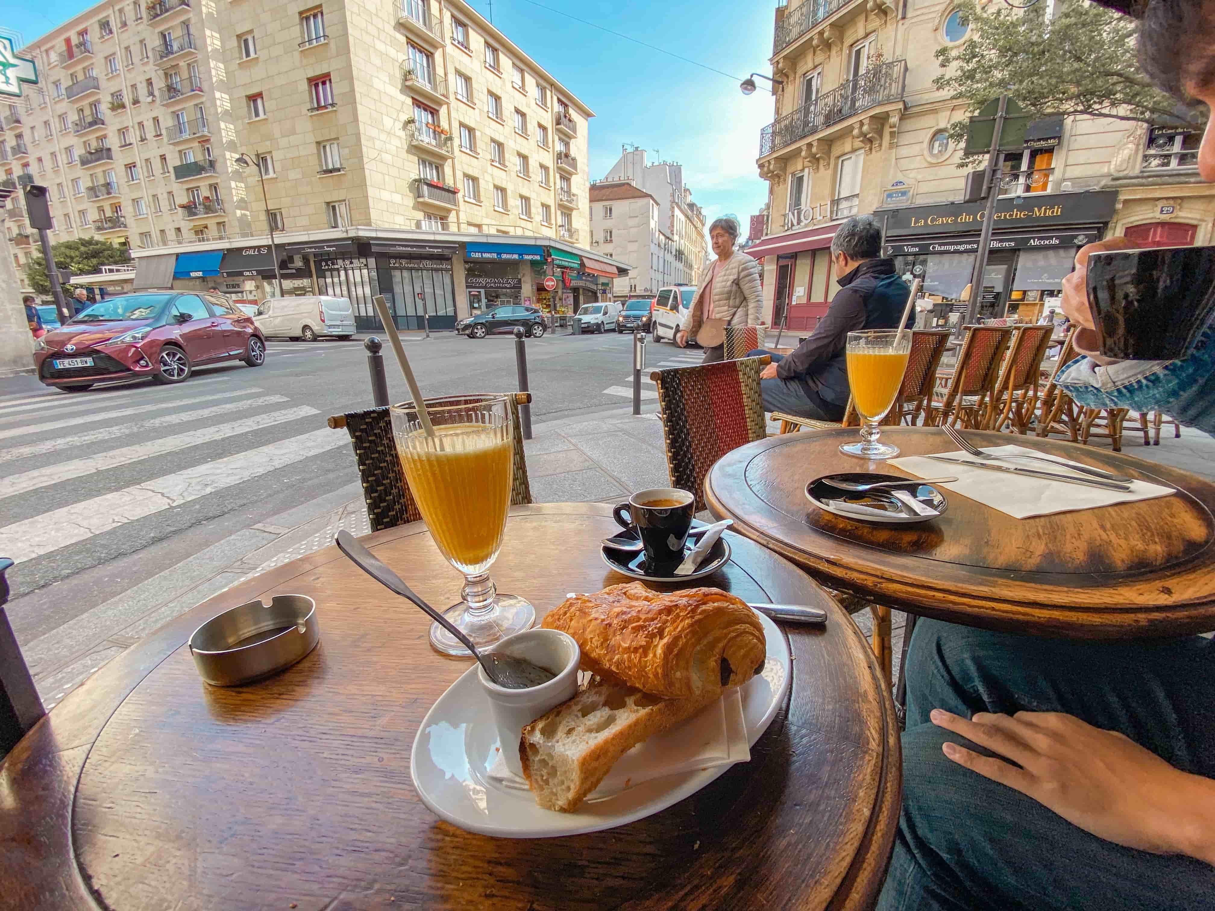 paris-breakfast