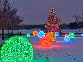 Lighted Christmas Decorations 