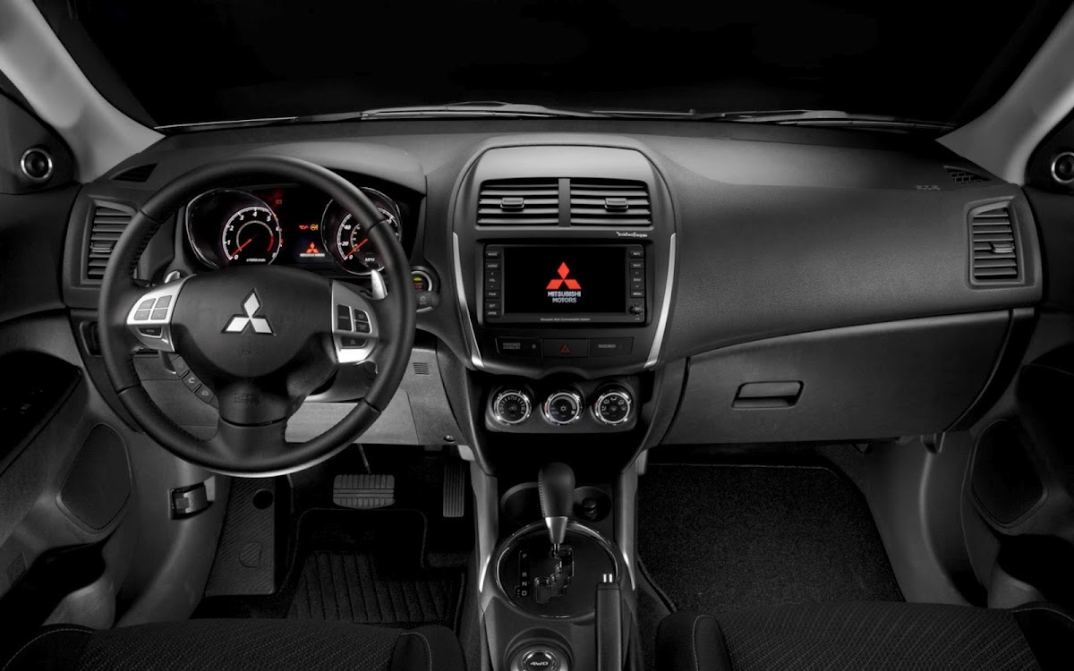 2013 Mitsubishi Outlander Widescreen HD Wallpaper 8