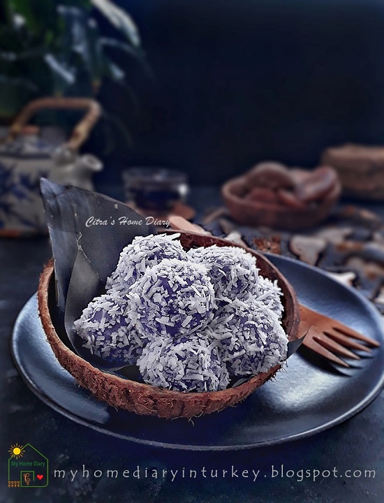 Klepon Ubi Ungu / Indonesian Traditional Sweet dumpling snack from purple yam-KLEPON | Çitra's Home Diary. #purpleyam #resepjajanpasar #kleponubijalar #glutinousrice #Indonesianfoodrecipe #kleponubiungu #endonezyamutfağı