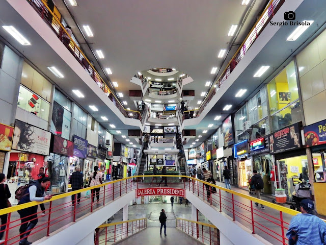 Vista da parte interna da Centro Comercial Presidente - Galeria do Reggae - Centro - São Paulo