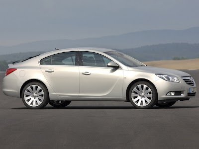 2009 Vauxhall Insignia side