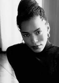 Angela BASSETT