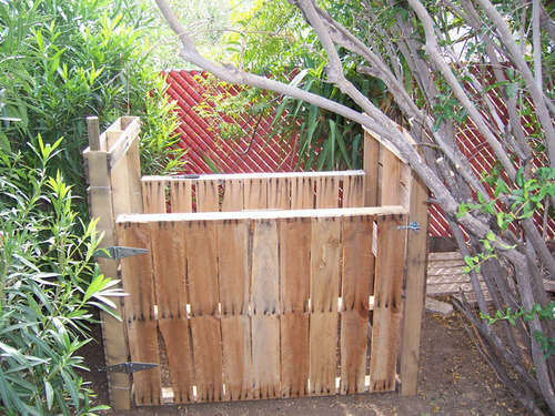 how to build a wood compost bin