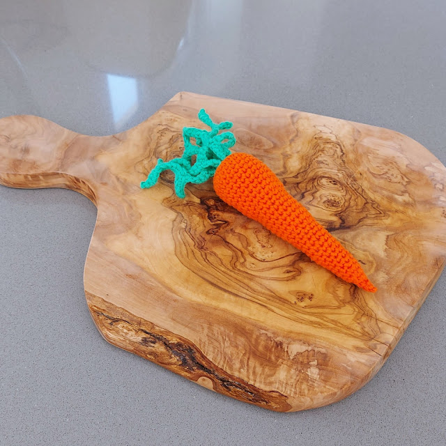 Make a cute and easy crochet carrot, play food for your child!