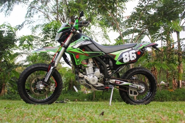 Modifikasi Kawasaki KLX 250 Model Supermoto Minimalis