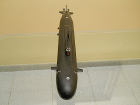 modelo a escala del submarino nuclear Kursk de la marca revell