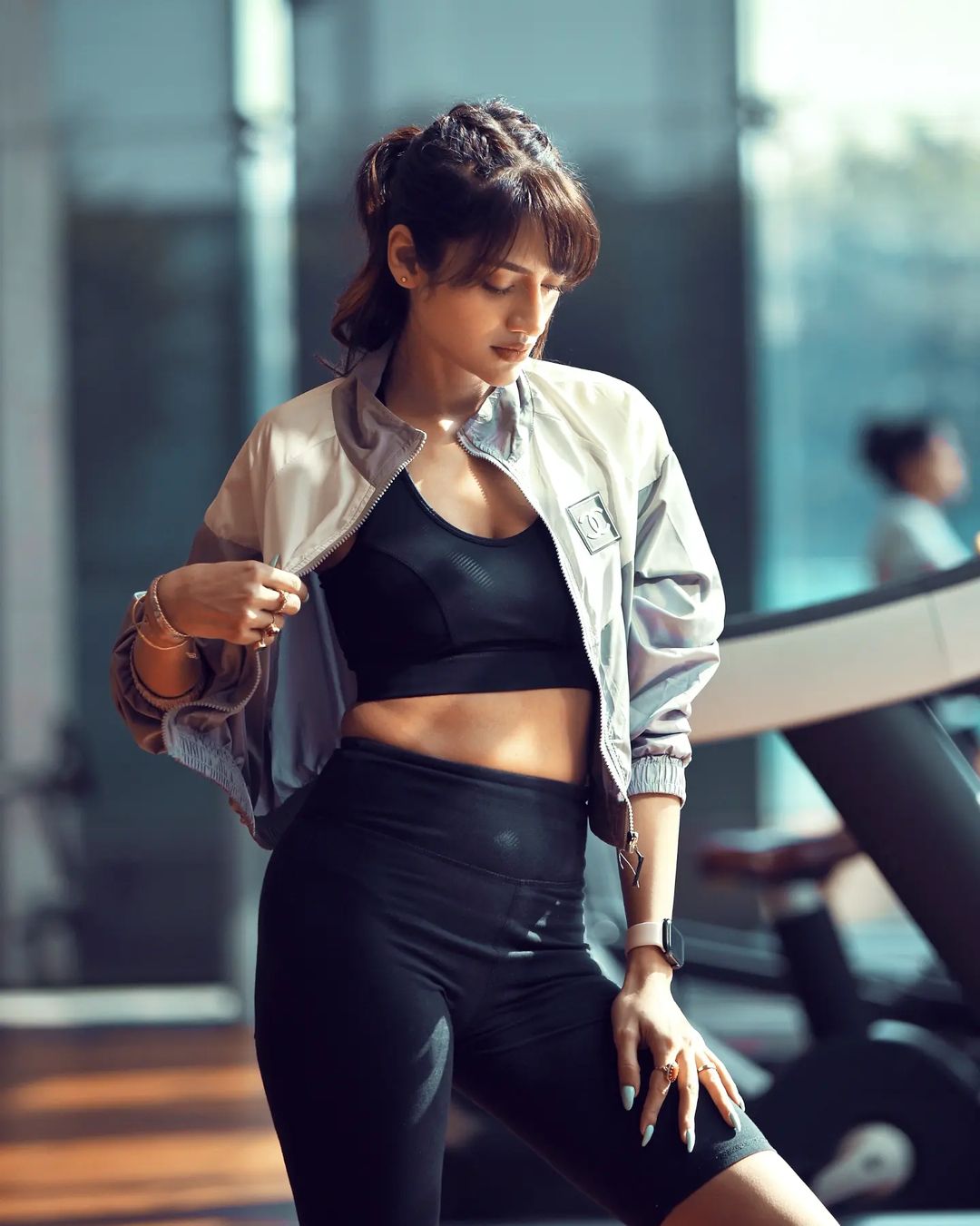 Nusrat-Jahan-hot-pictures-in-gym-outfit-06-Bengalplanet.com