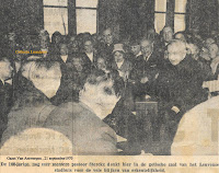 Pastoor Julien Sterckx hier ontvangen in de gotische zaal van het Stadhuis van Leuven op 100-jarige leeftijd