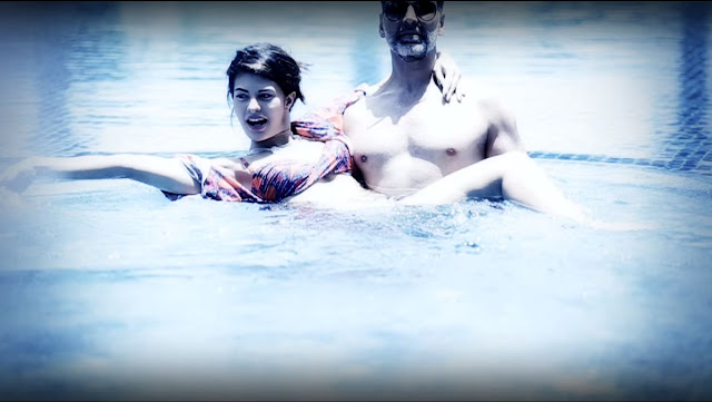 Jacqueline Fernandez Bikini Image Enjoying with Akshay Kumar