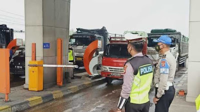 Jajaran Polresta Tangerang Putar Balik Ratusan Kendaraan Pemudik