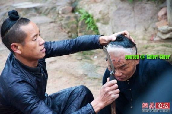 Teknik Potong  Rambut  Paling Berbahaya Di China Galeri Siber