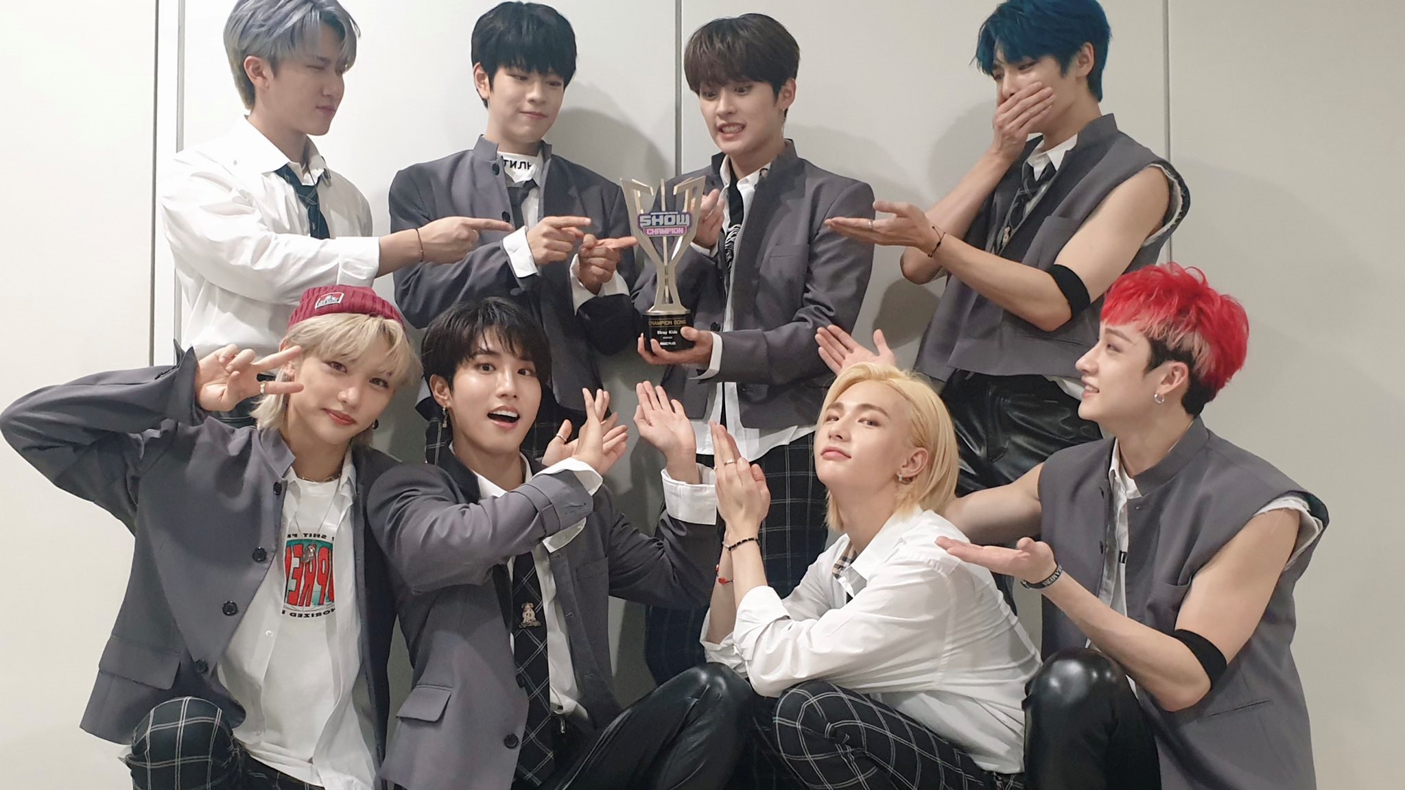 Stray Kids Takes Home the 1st Trophy for The Song 'Back Door', Congratulations!