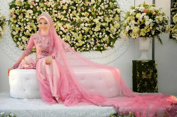 Kebaya Resepsi Warna Pink Anggun Dan Mewah