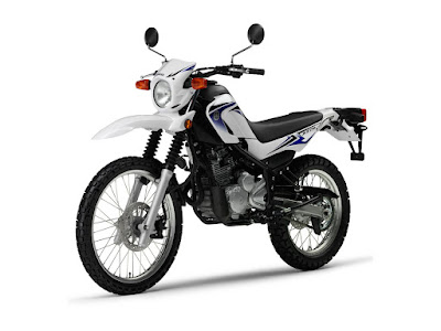 Yamaha_XT250_2012_1280x960_Purplish_White_04