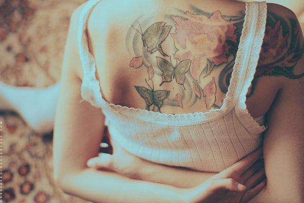 Esta borboleta desenhos de tatuagem são tão belo para as mulheres de volta, você será enfadado adoro esse desenho