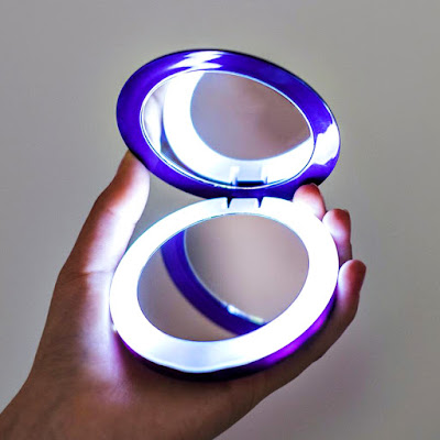 Hyper Pearl Compact Mirror, This Compact Mirror Can Charges Any USB Device