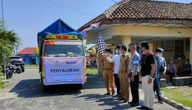 OKU Selatan Launching Bantuan Beras  PPKM di Kecamatan Simpang  Sebanyak 23.377 KPM