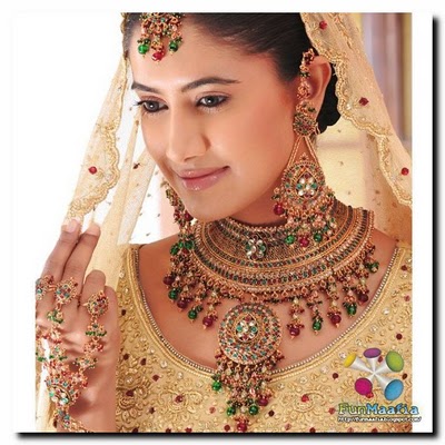 Here are a few bridal party jewelry designs from Pakistan and India ...