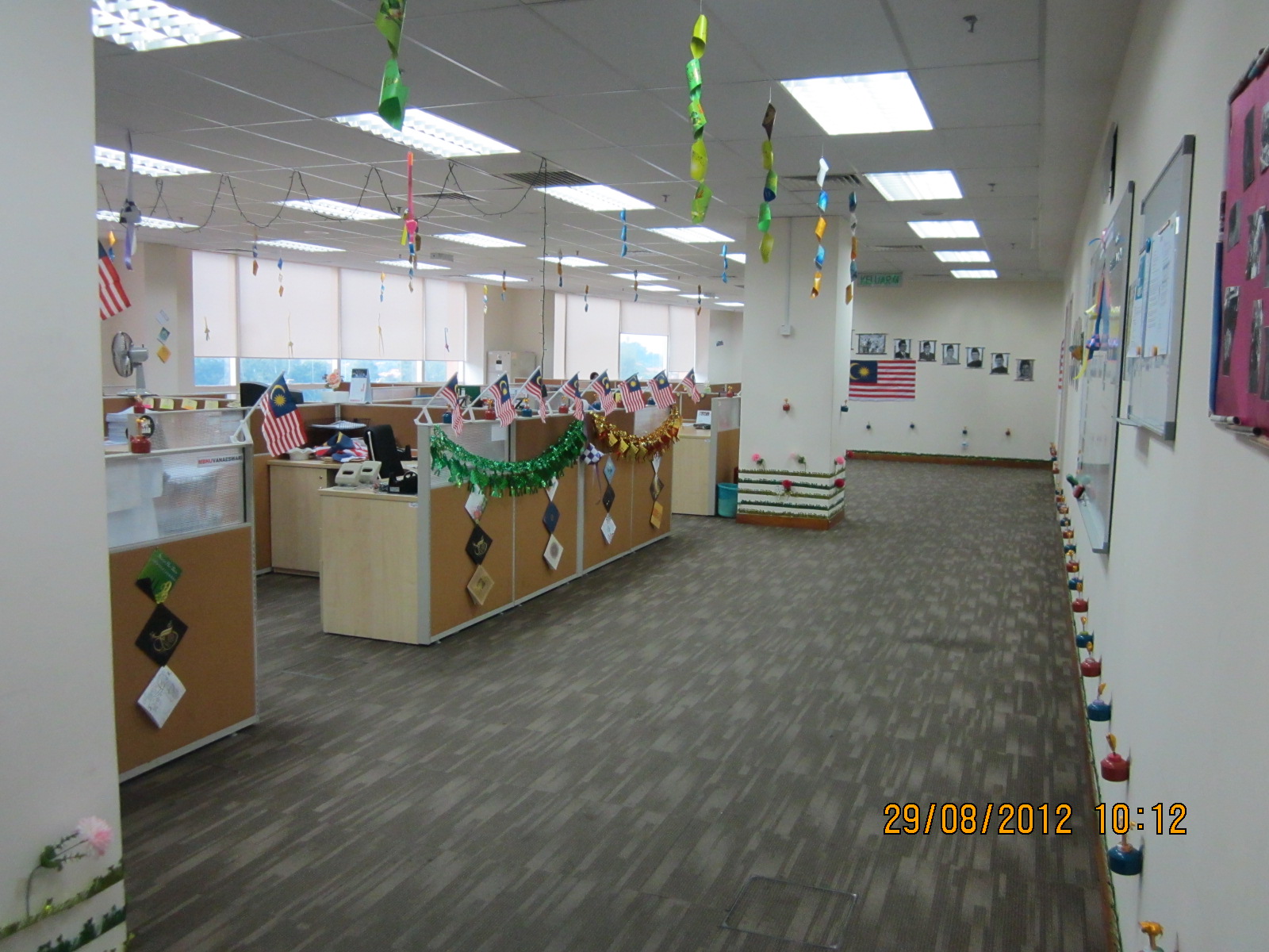 Dekorasi Raya Office 