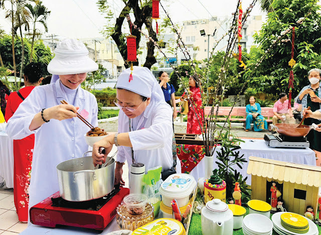 Quang cảnh hội thi khéo tay trong nữ tu Bình Thạnh.  (Ảnh: M. Nguyệt)