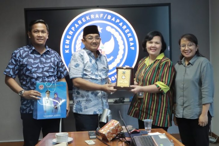 Bupati Tanjab Barat Anwar Sadat Lakukan Audiensi dengan Kemenparekraf RI di Jakarta