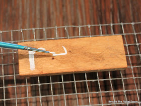 wire, magazine, chicken wire, industrial, reclaimed wood, DIY, project challenge, http://bec4-beyondthepicketfence.blogspot.com/2015/08/project-challenge-chicken-wirescreen.html