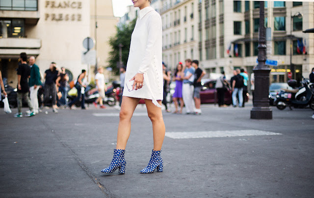 Para ir a lo oficina ¿qué me pongo?vestido blanco y botines de color