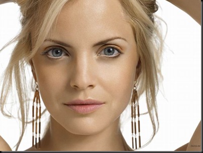 mena-suvari-2