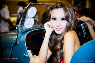 Essanne Yuxuan Singapore Sexy Model Sexy Black Mini Skirt And Hot Red Shirt In Hocen Car Show 5