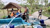 Babinsa Koramil Kedungtuban Bantu Distribusikan Air Bersih di Desa Binaan