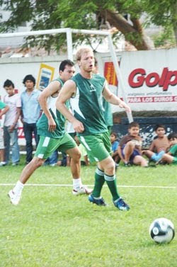 Oriente Petrolero - Alejandro Schiapparelli