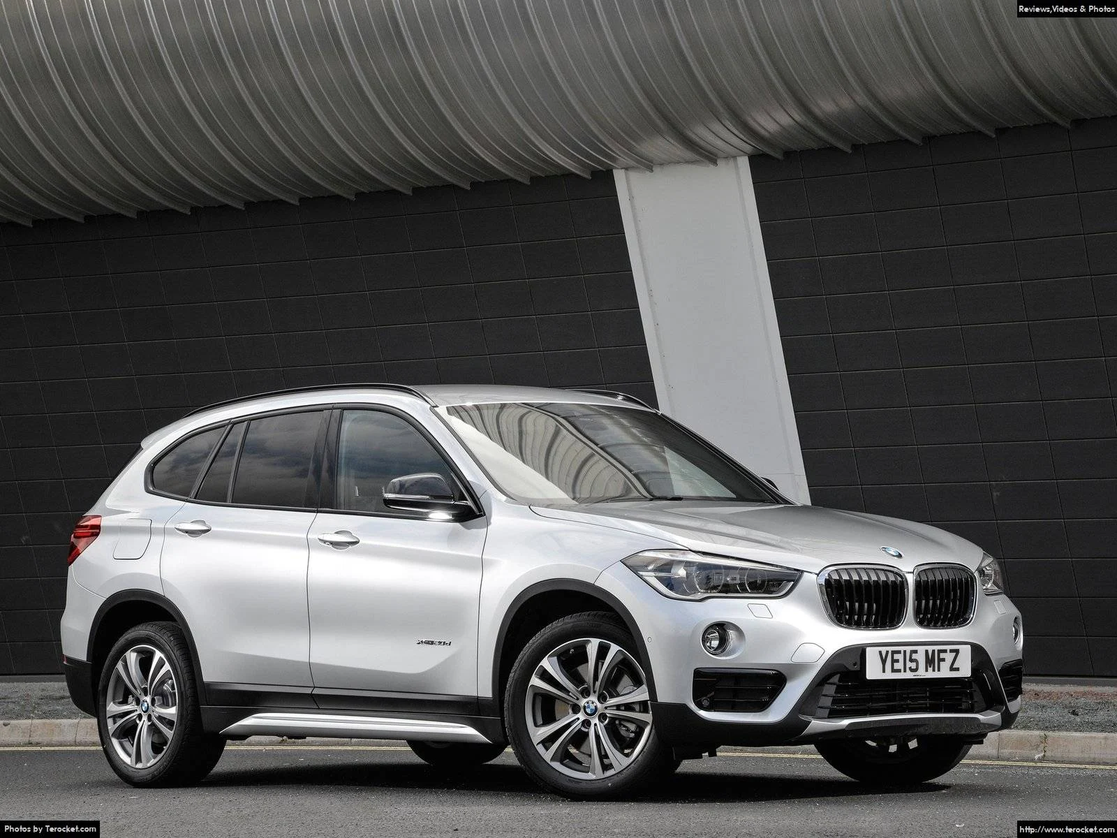 Hình ảnh xe ô tô BMW X1 UK-Version 2016 & nội ngoại thất