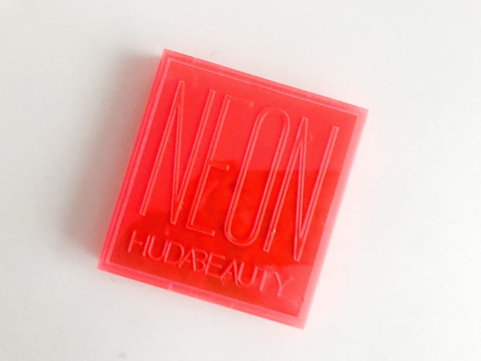 Huda Beauty Neon Orange Neon Obsessions Palette closed