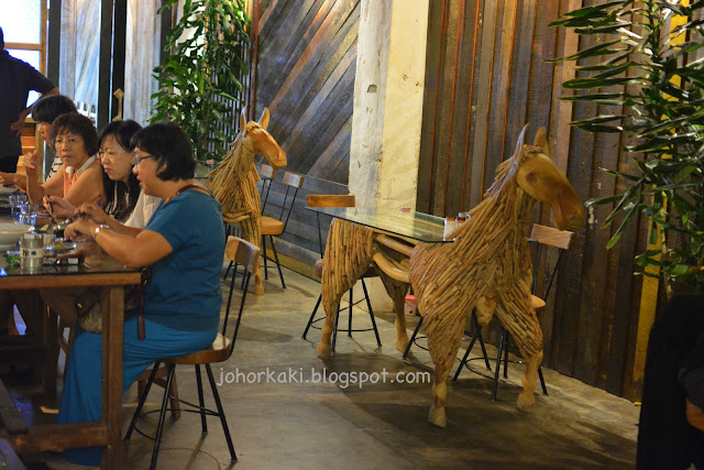 EHHE-Art-Cafe-Johor-Bahru-Tan-Hiok Nee-中間旁邊陈旭年文化街