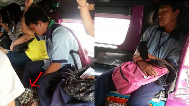 Tidur Di Dalam Angkot, Siswa Ini Malah Buat Netizen Terharu