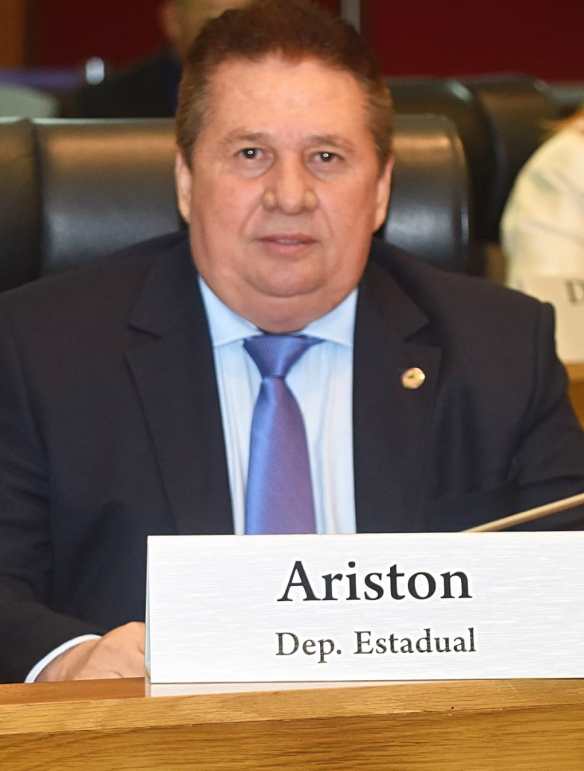  Deputado Ariston destina R$ 100 mil em emenda ao Hospital Aldenora Bello para tratamento de câncer