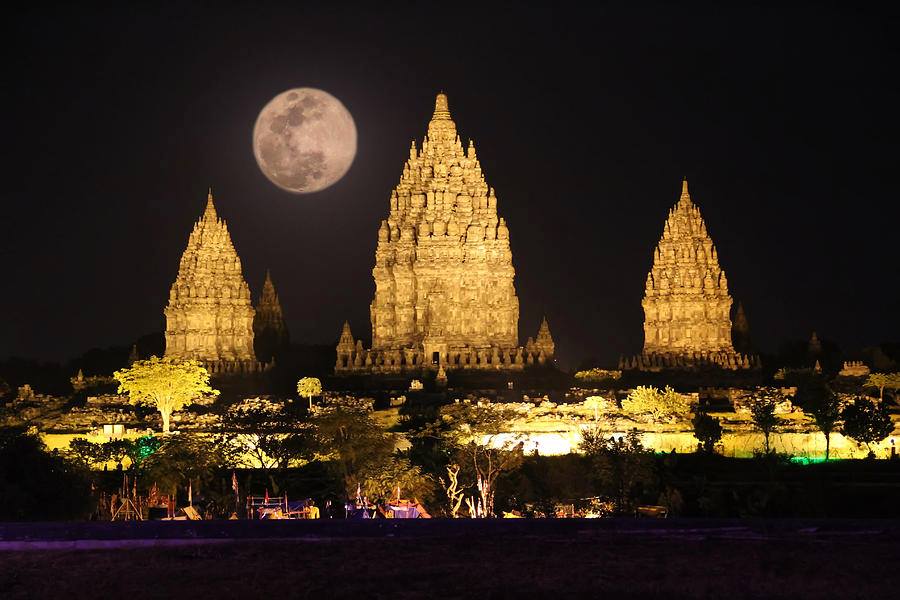 WISATA ROMANTIS CANDI PRAMBANAN MALAM HARI ~ AZZAM THE EXPLORER