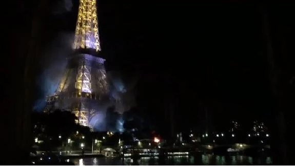 vídeo Incendio cerca  Torre Eiffel