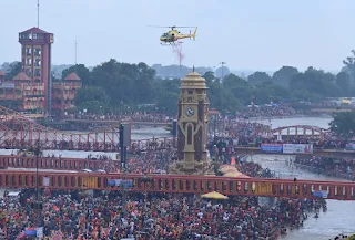 Flower shower on kanwadiyan in haridwar
