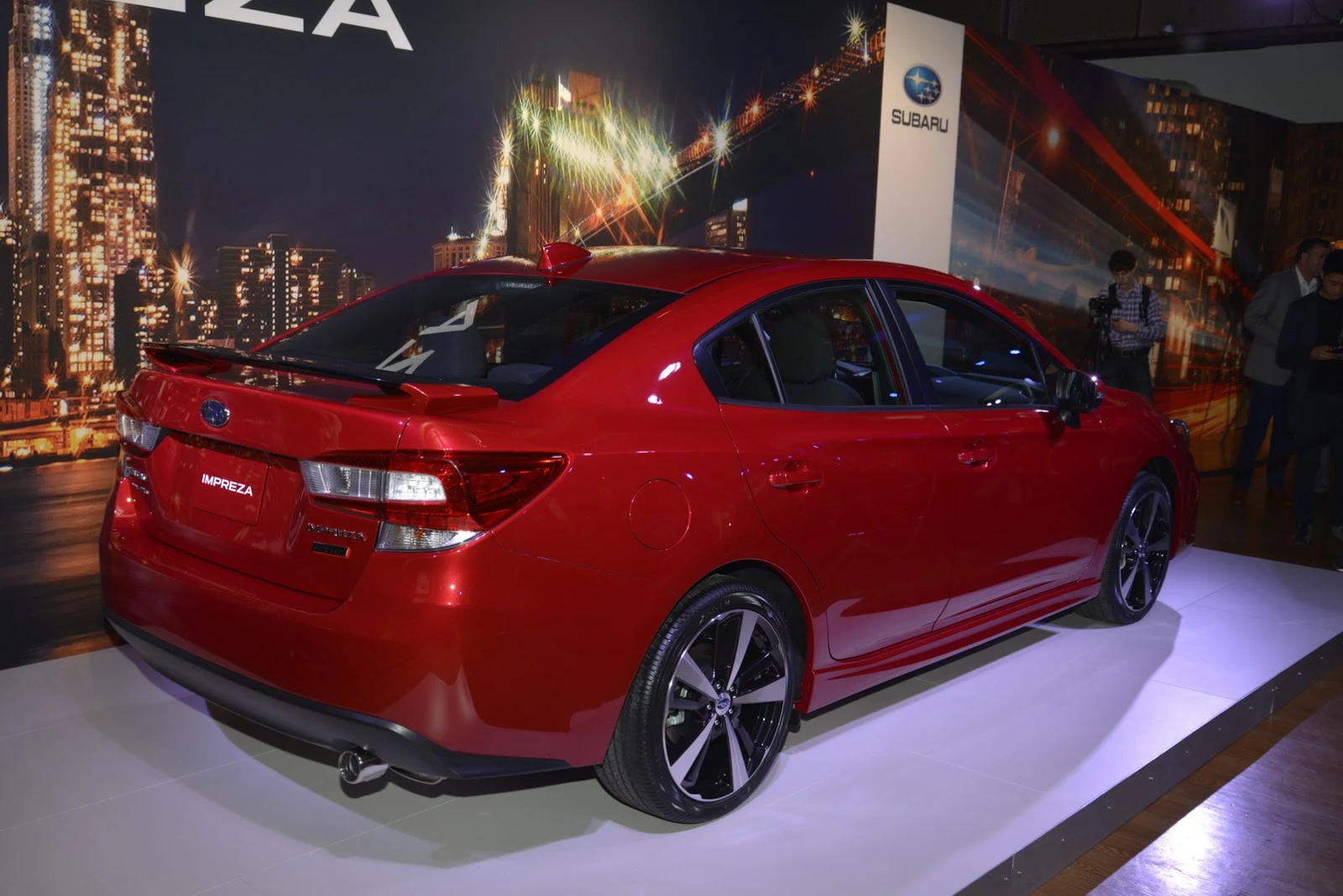 Cận cảnh Subaru Impreza 2017 tại New York Auto Show