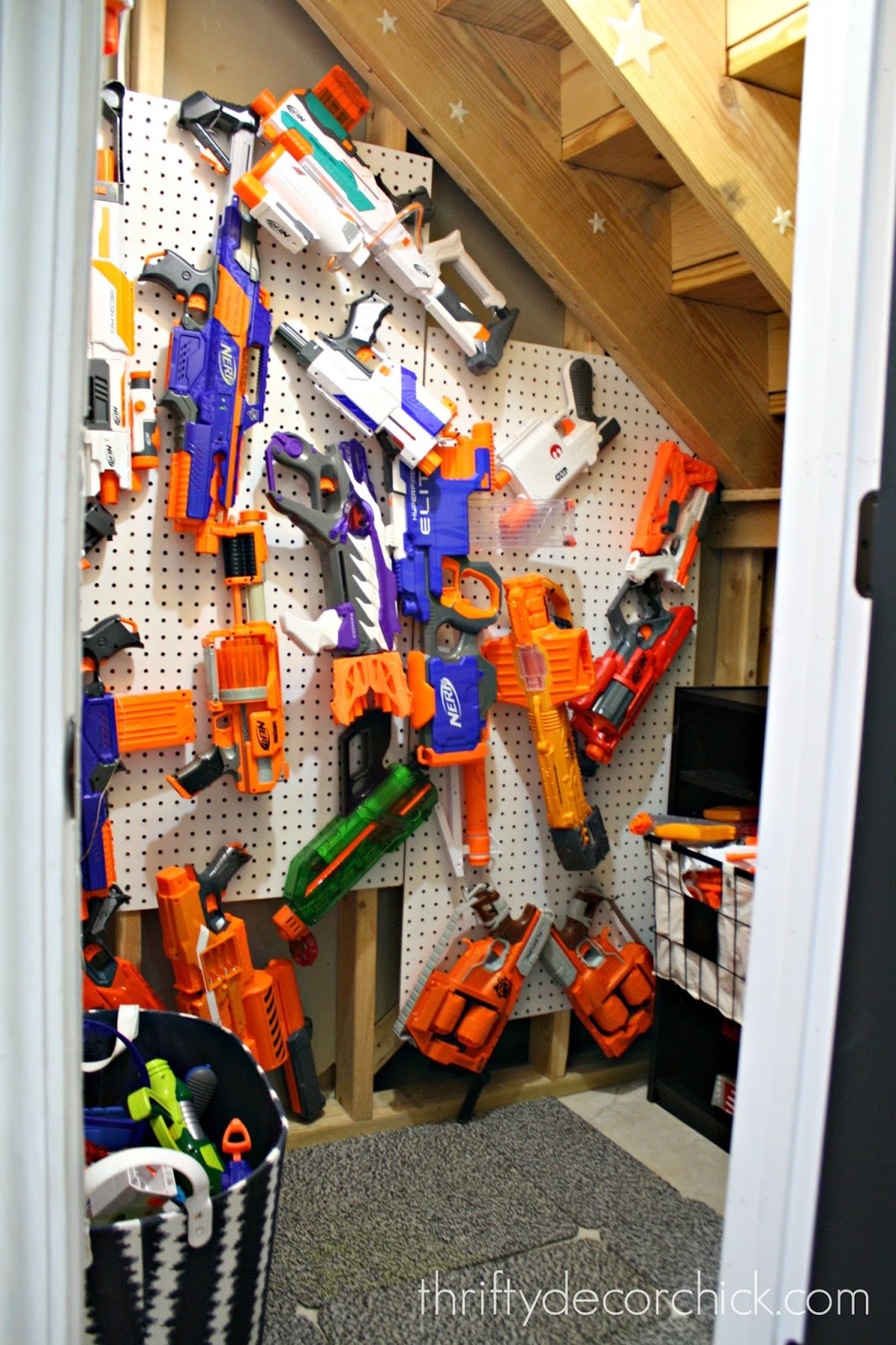 Easy Diy Nerf Gun Storage From Thrifty Decor Chick