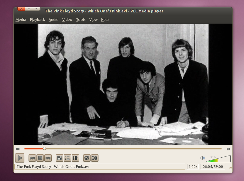 in ubuntu vlc ... ... .. recommended you have it ...