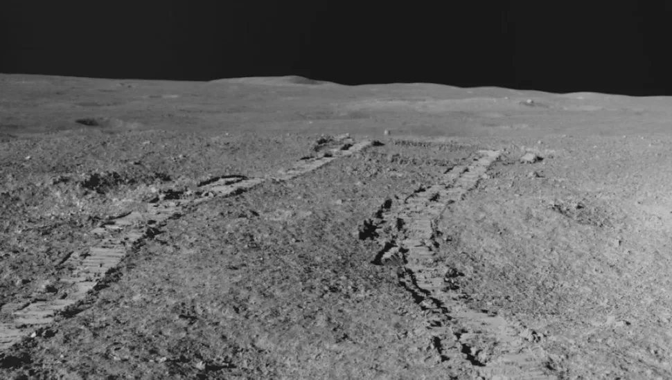 O rover lunar da Índia encontra a primeira evidência de enxofre perto do pólo sul da lua.