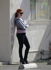 christina_hendricks_mistaken_for_a_hooker_1-450x618