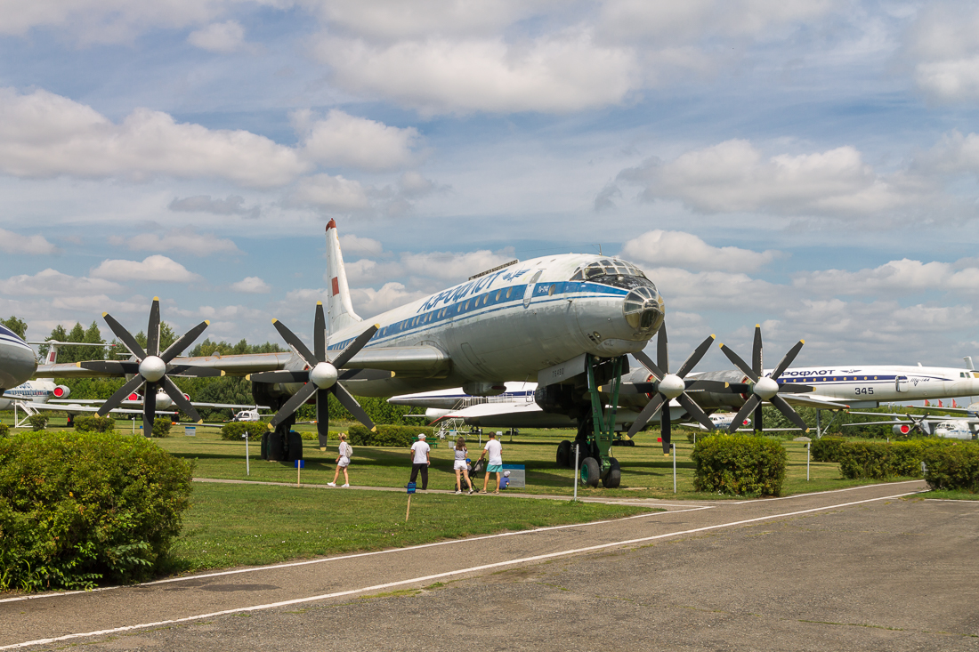 Самолёт Ту-114