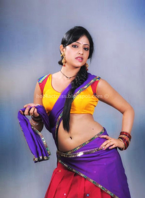 Haripriya  Hot In Abbayi Class Ammayi Mass Photos