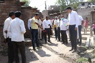 ग्रामो में पानी की समस्या के कारण धार कलेक्टर डॉ पंकज जैन का दौरा