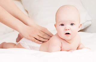 benarkah melakukan pijatan dapat menambah berat badan pada bayi