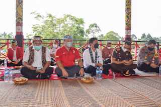 Foto - Foto kegiatan Ritual Adat Nosu Minu Podi, - Gawai Dayak Sanggau